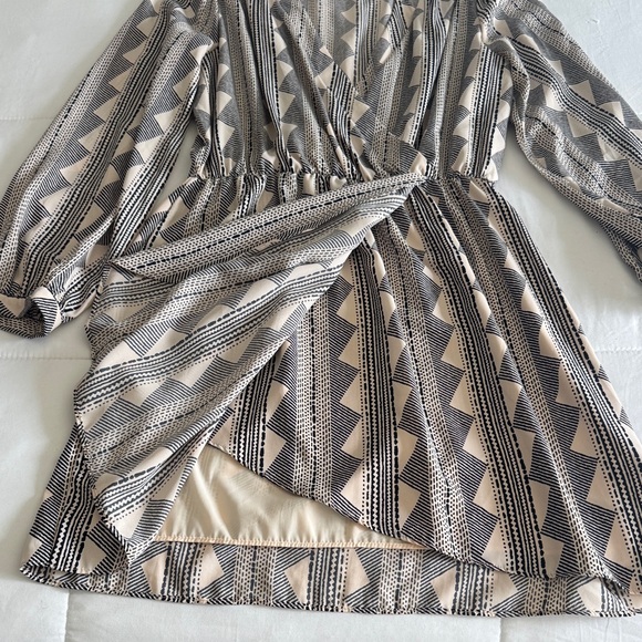 Geometric Patterned Dress - Picture 7 of 11